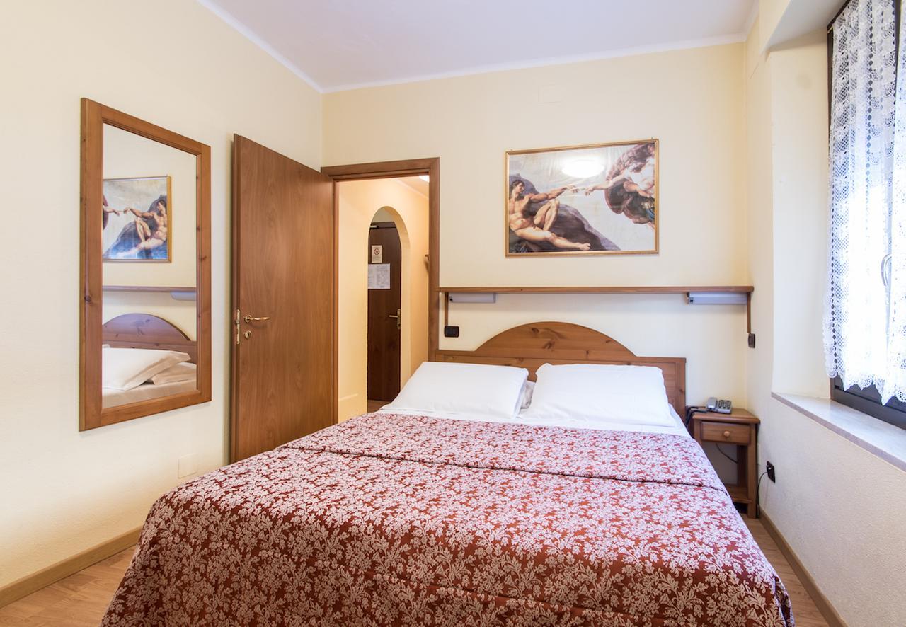 Limone Palace Aparthotel Limone Piemonte Exterior foto