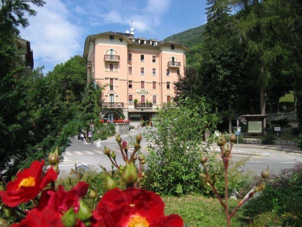 Limone Palace Aparthotel Limone Piemonte Exterior foto