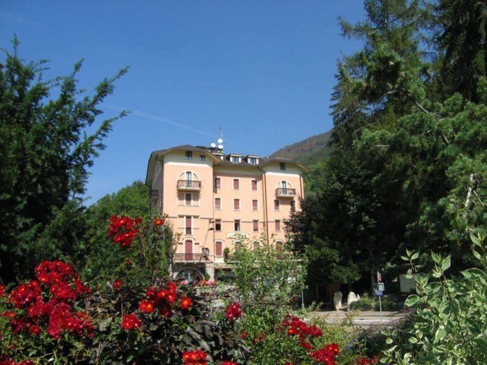 Limone Palace Aparthotel Limone Piemonte Exterior foto